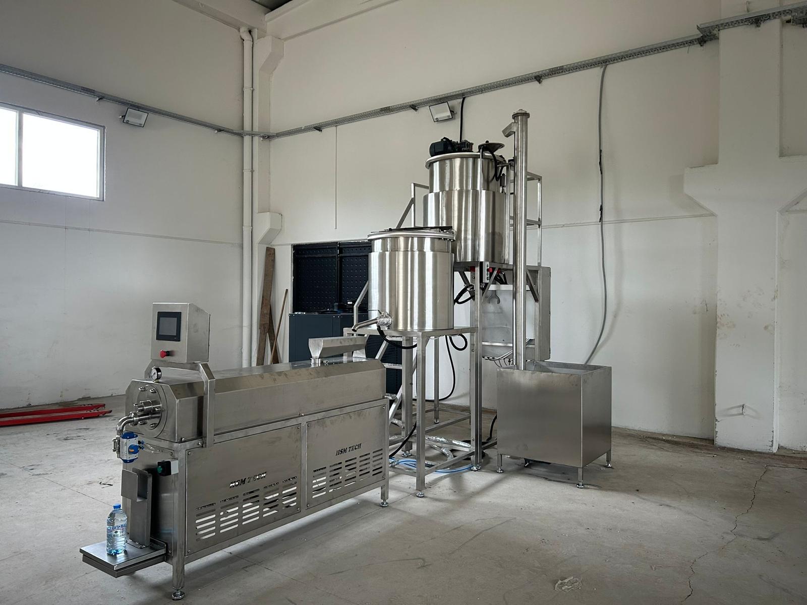 Arıcılığa Maliyet Düşürücü Destek: Fondan Arı Yemi Makinası Hizmete Alındı