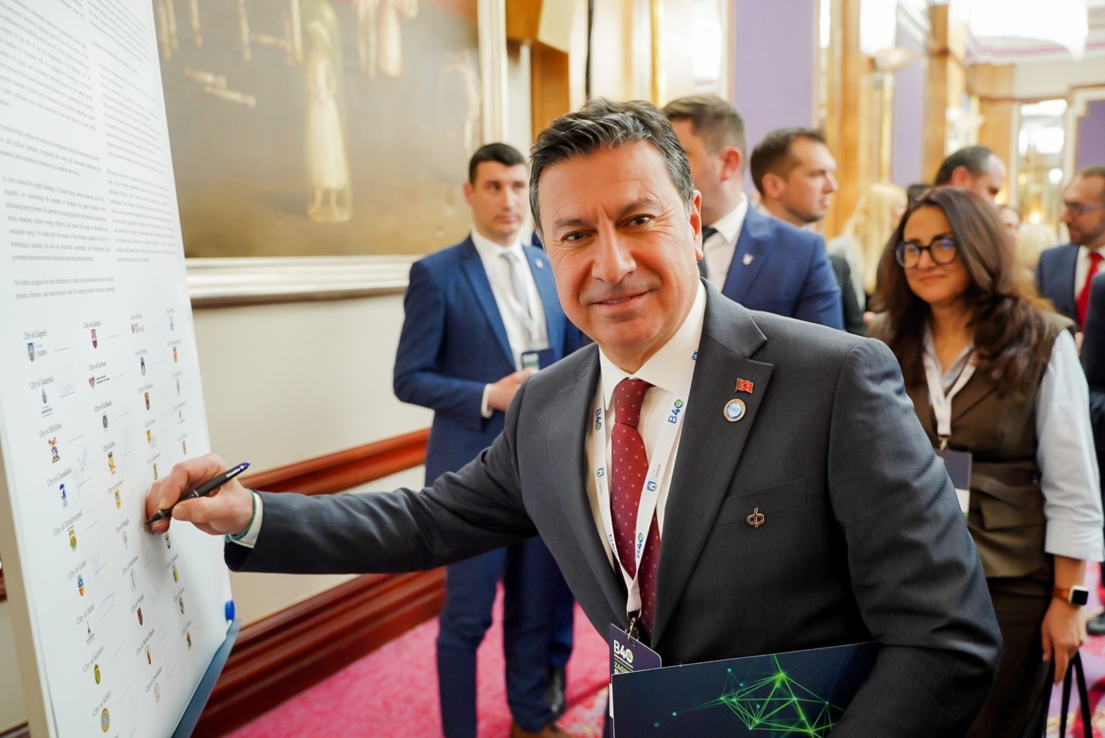 Başkan Aras B40 Zirvesi’nde Kültür, Turizm ve Yerel Demokrasiyi Anlattı