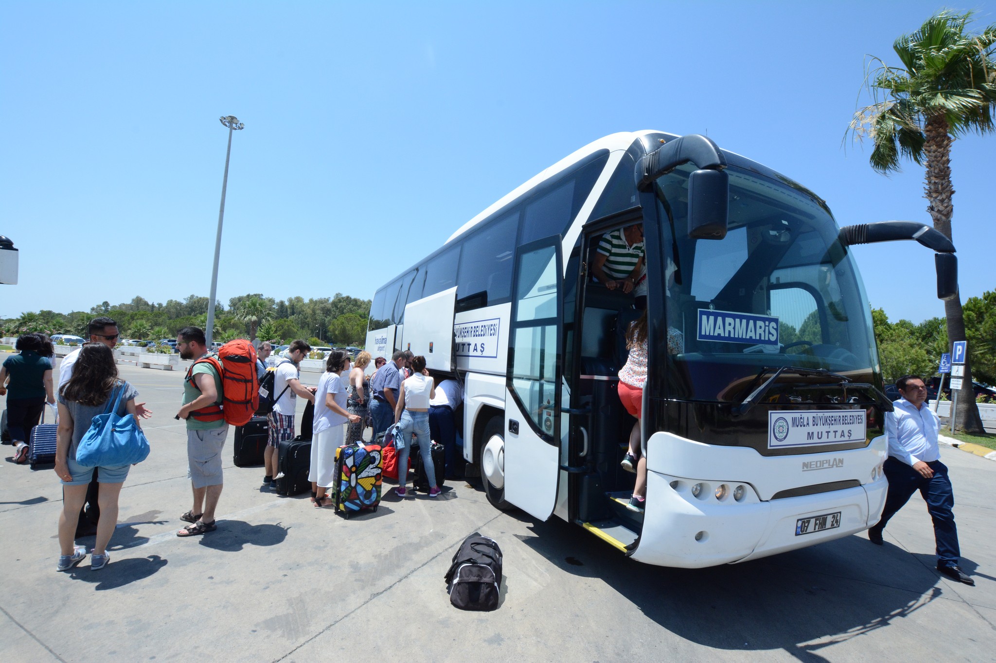 Büyükşehir MUTTAŞ Havaalanı Taşımacılığı ile Vatandaşın Hizmetinde