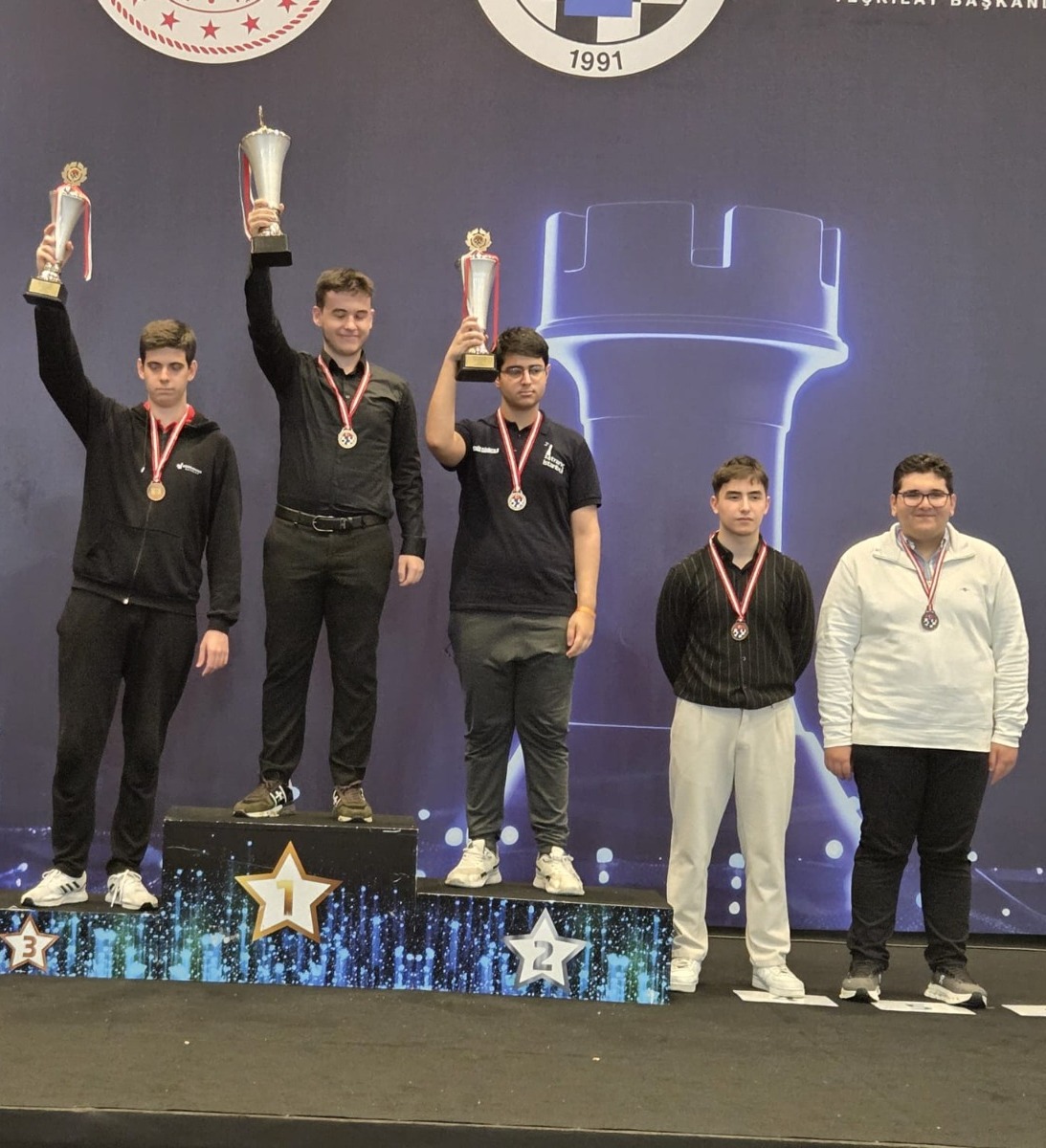 Büyükşehir Satranç Takımı’ndan Türkiye Şampiyonluğu