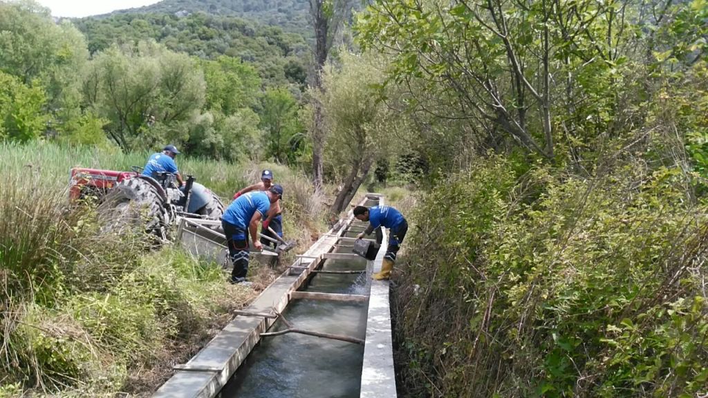 Büyükşehir Sulama Kanalı Temizlik Çalışmalarına Devam Ediyor 