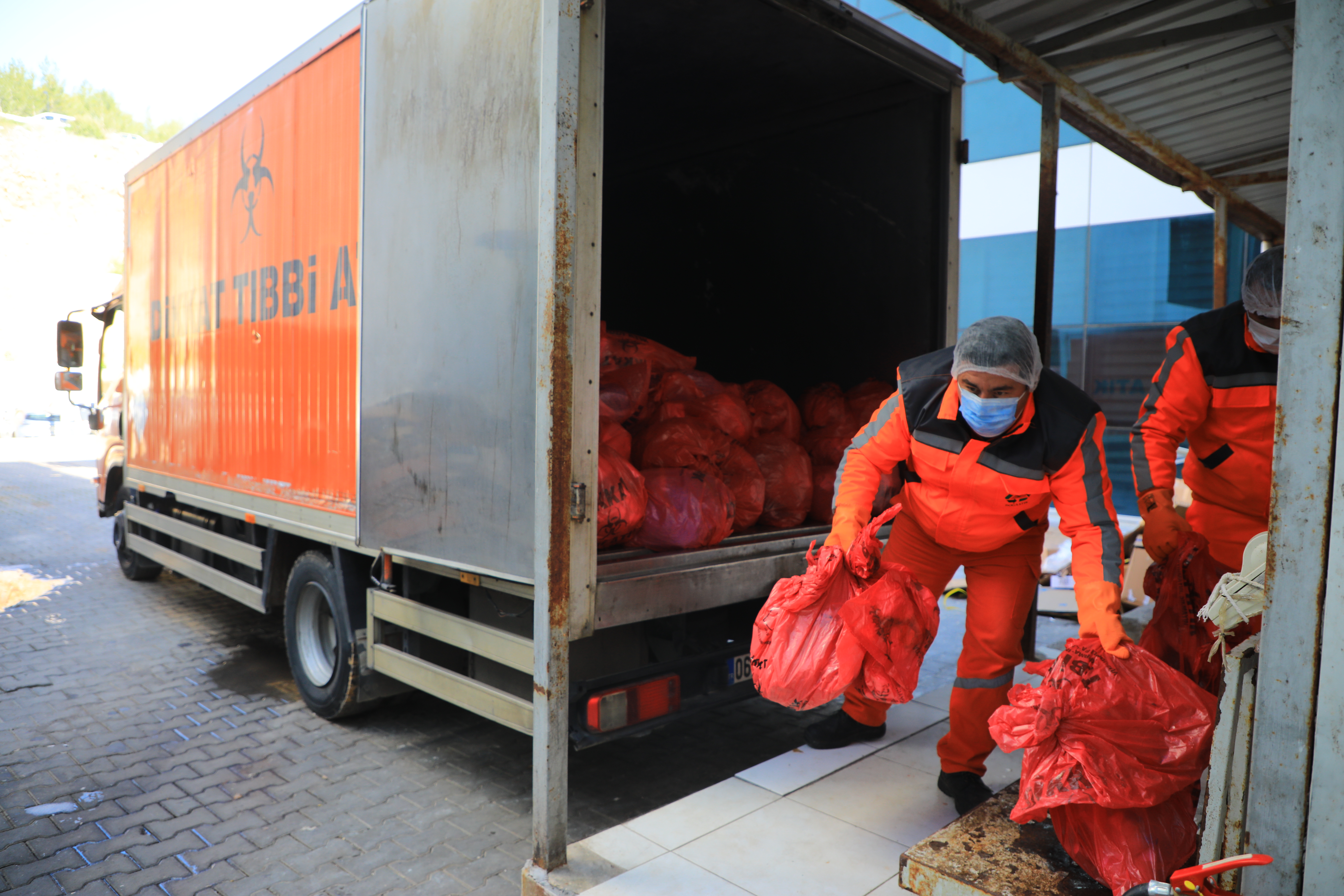 Büyükşehir’den Halk Sağlığına Katkı: 10 Bin Ton Tıbbi Atık Bertaraf Edildi