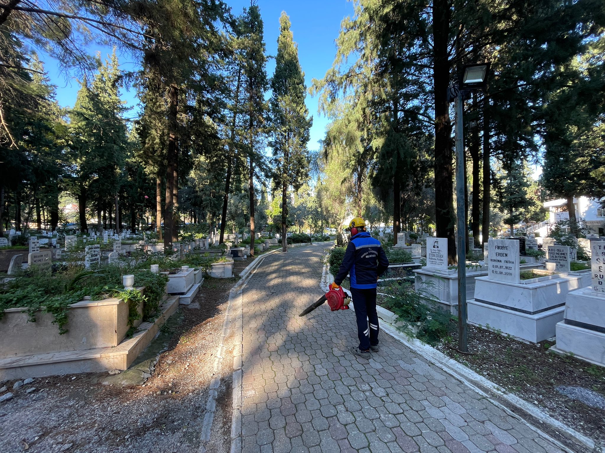 Büyükşehir’den Mezarlıklarda Kapsamlı Bakım ve Düzenleme
