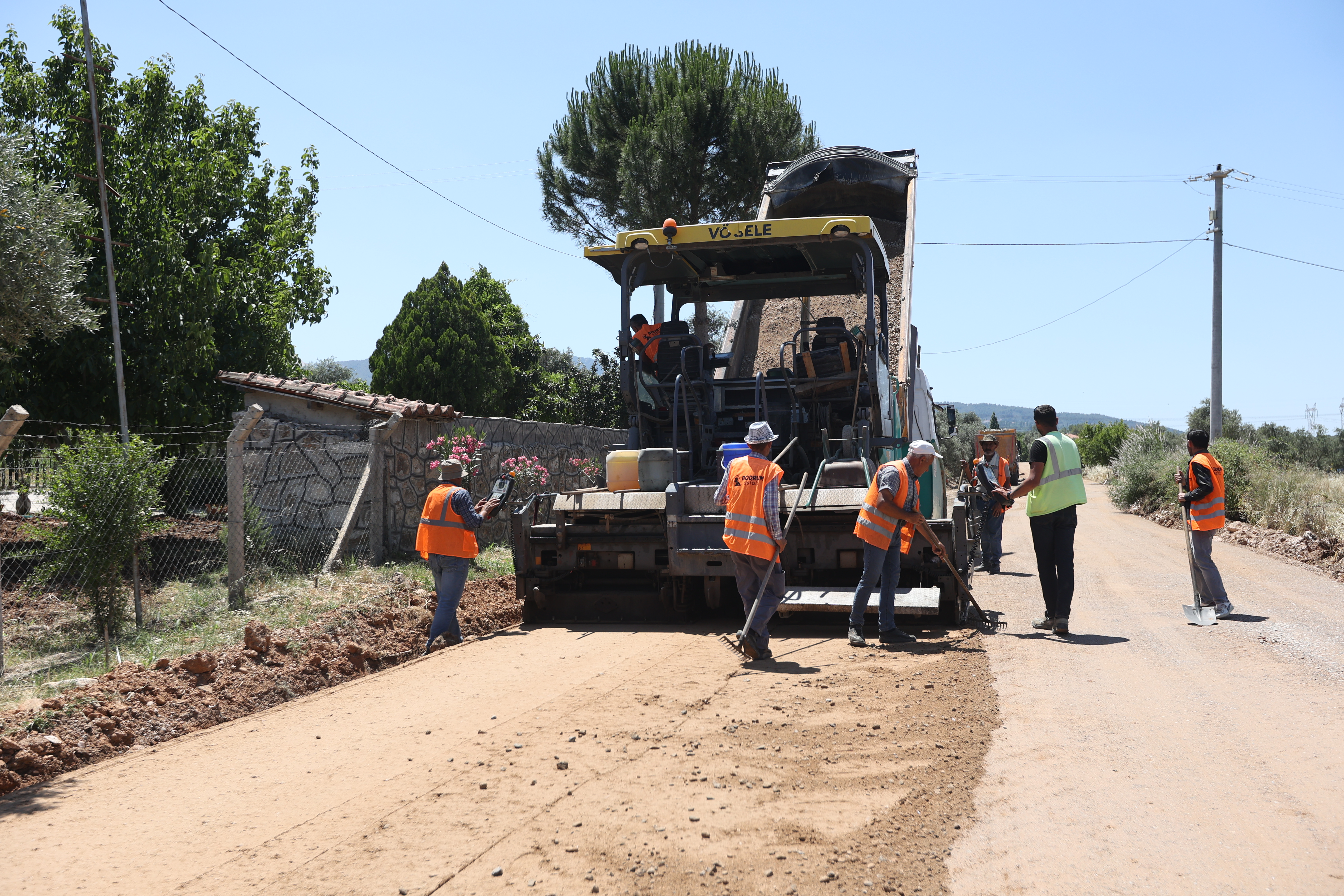 Büyükşehir’in Kırsaldaki Yol Yatırımları Yüzleri Güldürüyor