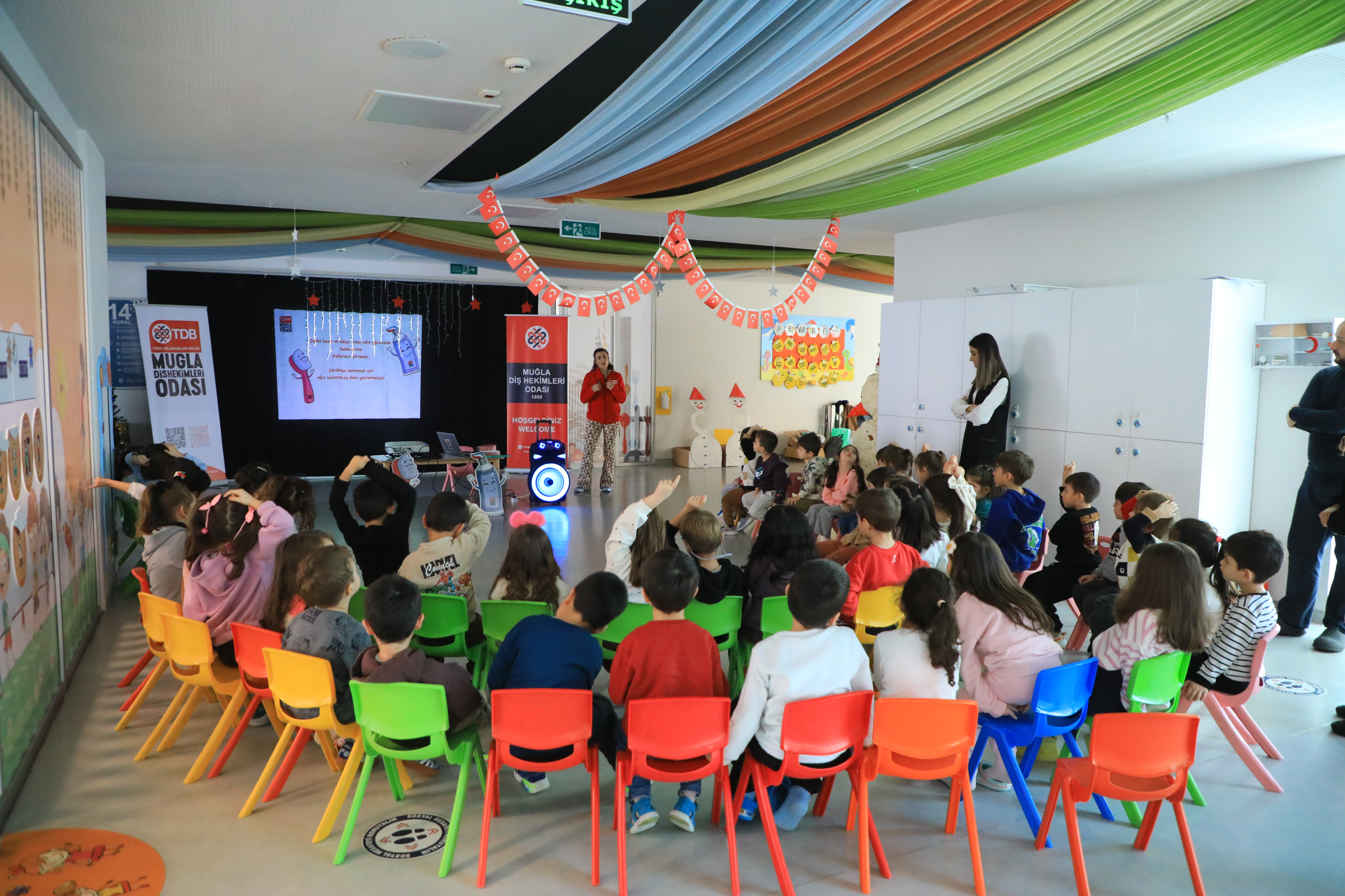 Miniklere Ağız ve Diş Sağlığı Eğitimi