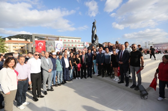 100.Yıl Anıtı Cumhuriyet’e Yakışan Görkemli bir Törenle Açıldı